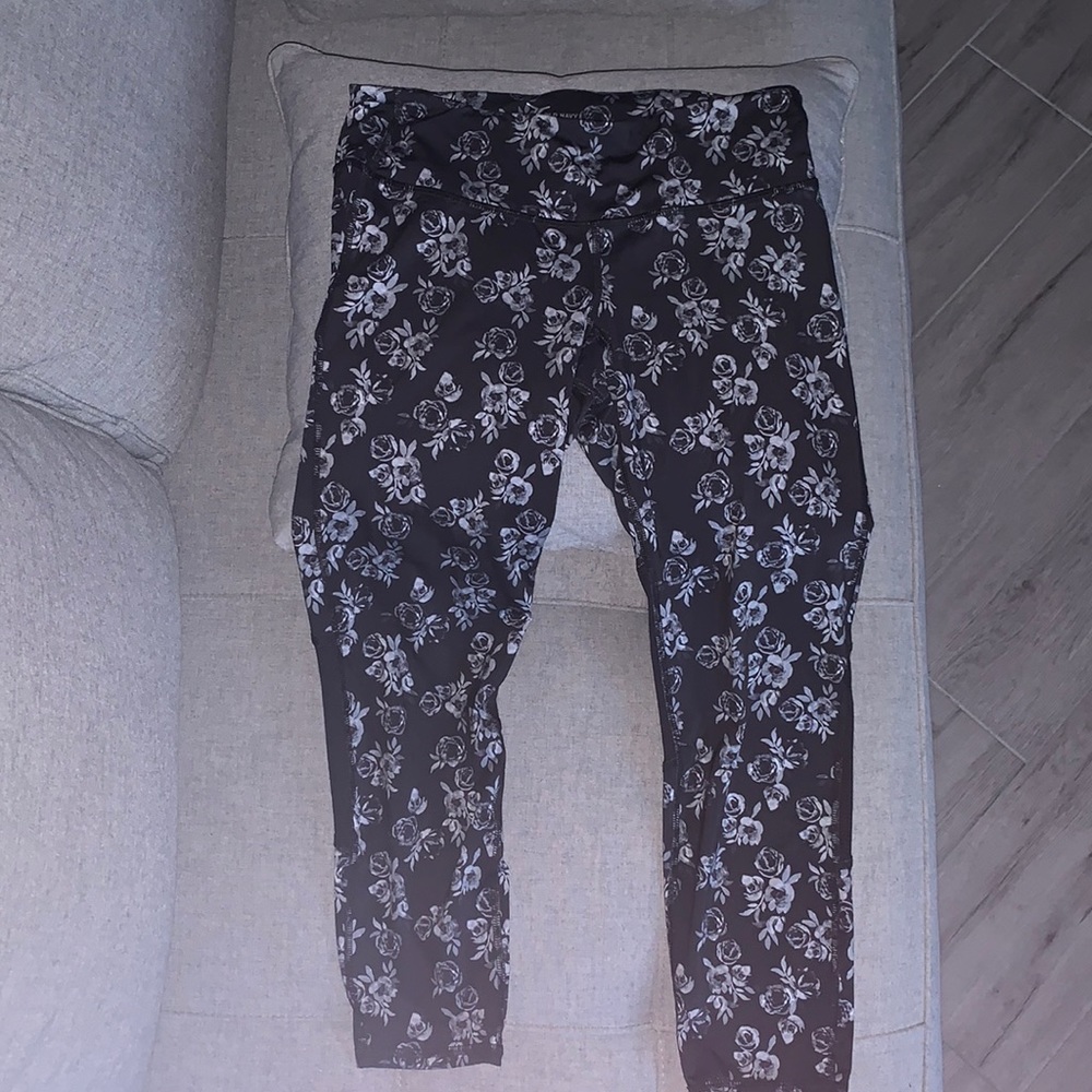 Slightly worn Old Navy Active athletic leggings